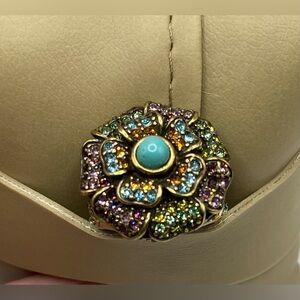 HEIDI DAUS ring; Size 6 3/4; Never Worn; Perfect Condition.